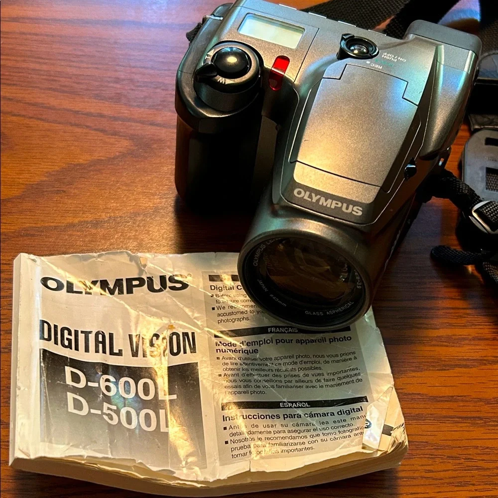 Olympus D-600L Digital Camera